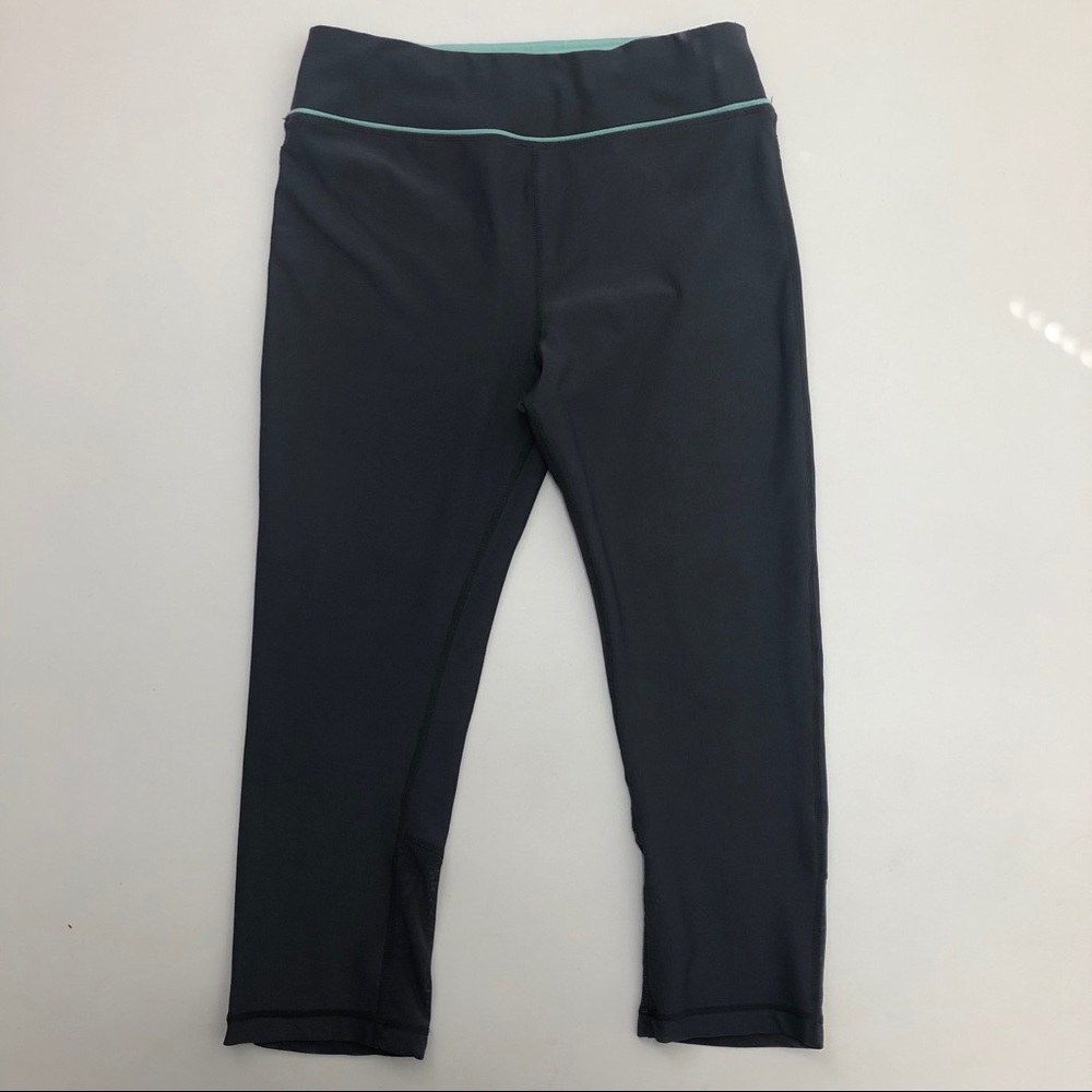 Zuzizen Gray Mesh athletic Capri Pants
